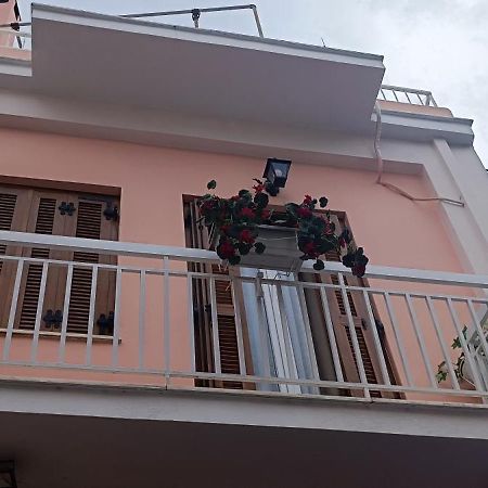 Lefterakis Place Aegina Ngoại thất bức ảnh